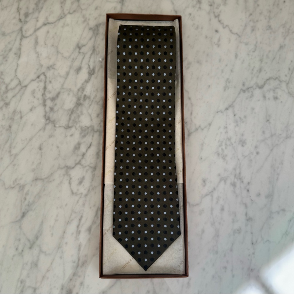 Designer tie